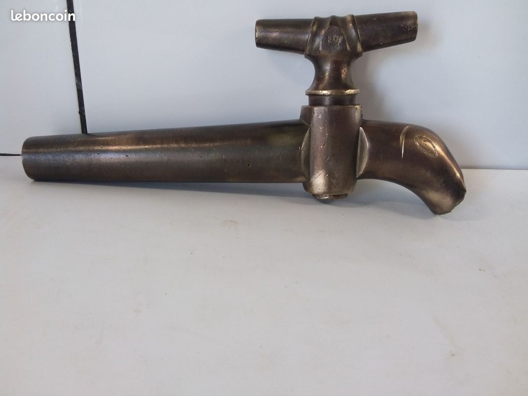 Important robinet de tonneau en laiton