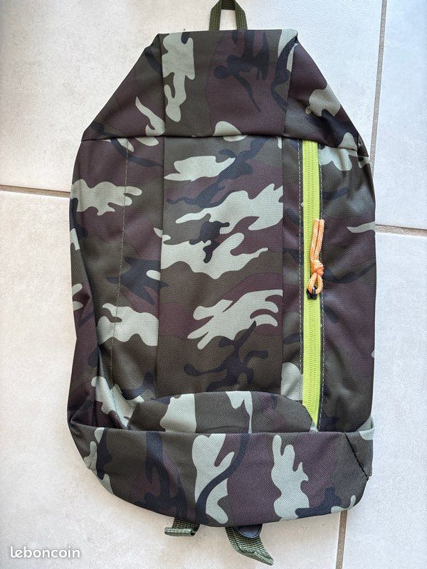 Sac à Dos De Randonnée Camouflage – Sans Marque, état Neuf (sans Emballage)