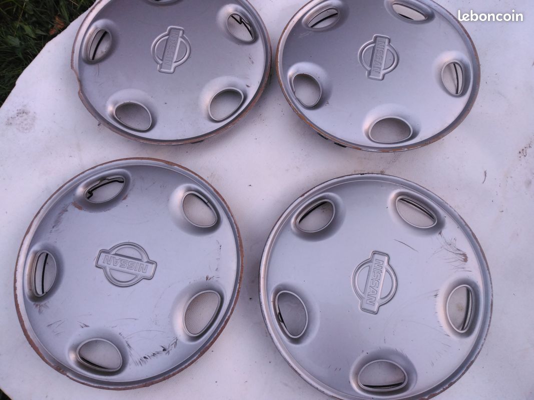 Kit 4 Enjoliveurs Micra Diamètre 15 Kit 4 Enjoliveurs Nissan Micra - Diamètre 15 Pouces - Logo Chrome - Adaptables Jantes Origine Enjoliveur 15 Pouces Renault