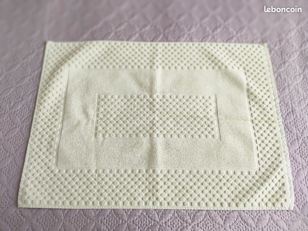 Tapis de bain / douche vert anis (image 1)