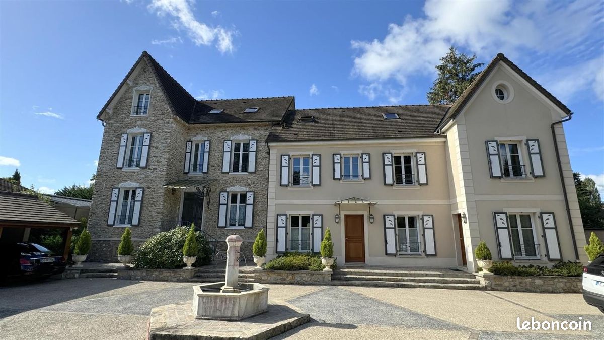 Appartement 3 pièces 113 m² · à Bois-le-Roi · 113 m² · 2 050 €