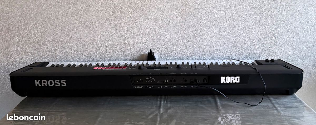 Korg Kross 2 88 touches – Garantie jusqu’en octobre 2027 – État proche du neuf (image 4)