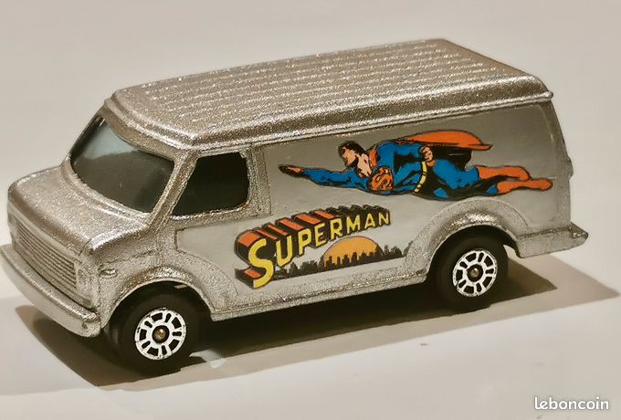 Corgi: Miniatures SUPERMAN chevrolet + avion - Collection