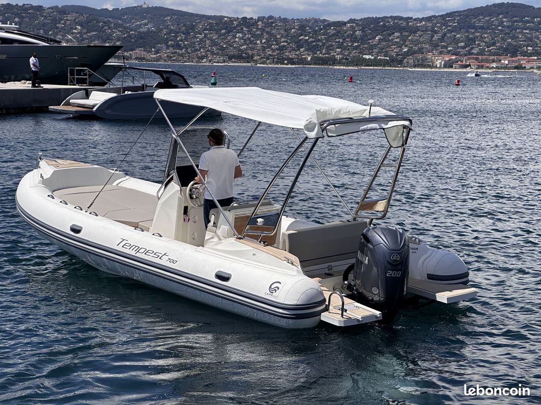 Capelli Tempest 700 Luxe + Yamaha 200ch de 2024 (image 1)