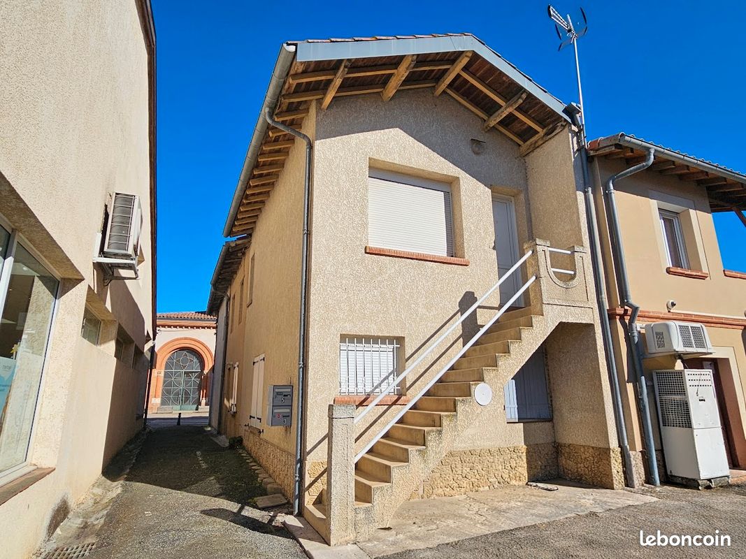 Appartement 5 pièces 142 m² · à Sainte-Foy-de-Peyrolières · 142 m² · 231 000 €