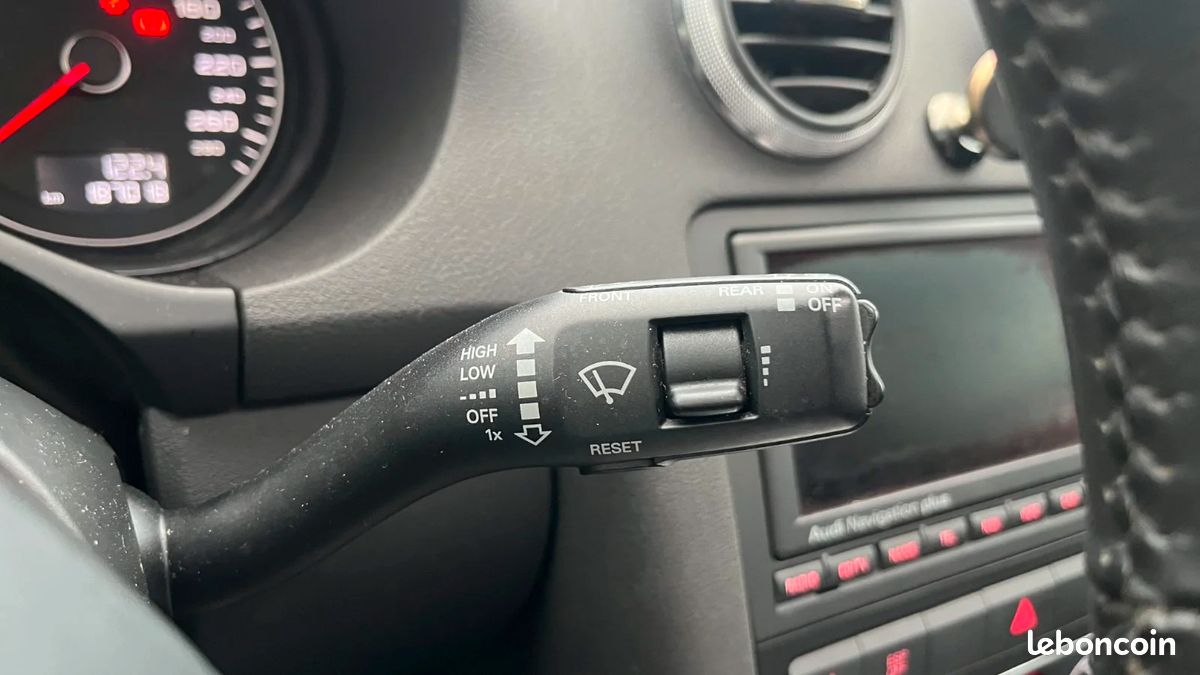 AUDI A3 SPORTBACK 3.2 V6 250 Quattro Ambition Luxe S tronic / TOIT OUVRANT / BOSE (image 25)