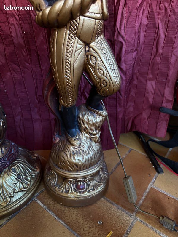 Paire de statuettes / Torchères style Vénitien en plâtre – 94 cm & 1m74 (avec colonne) (image 7)