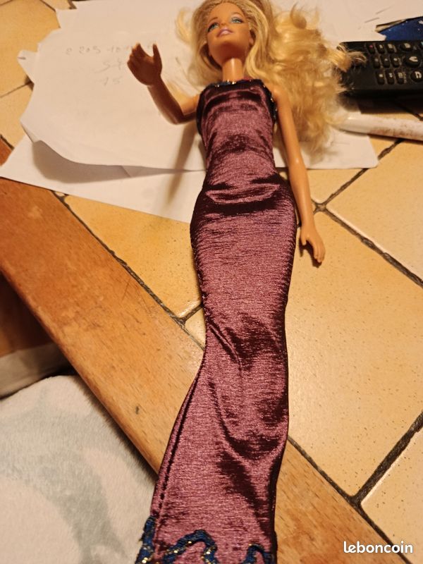 Poupée barbie robe fourreau (image 2)