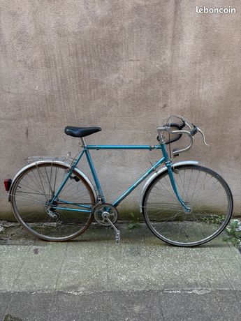 Ancien Dérailleur Huret Vélo Ancien course randonneuse. Old