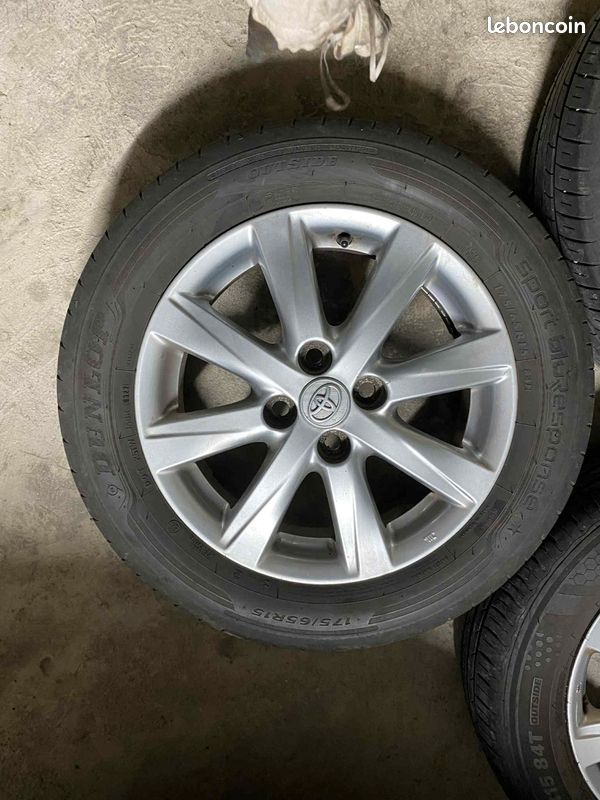 Roue jantes alu Toyota Yaris (image 2)