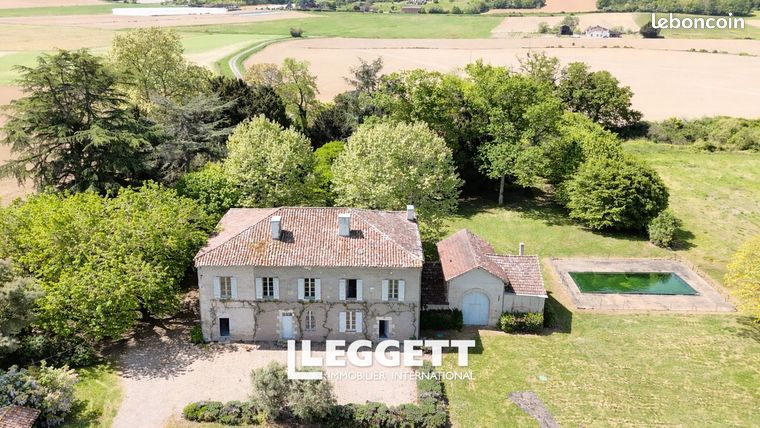 Maison 12 pièces 411 m²