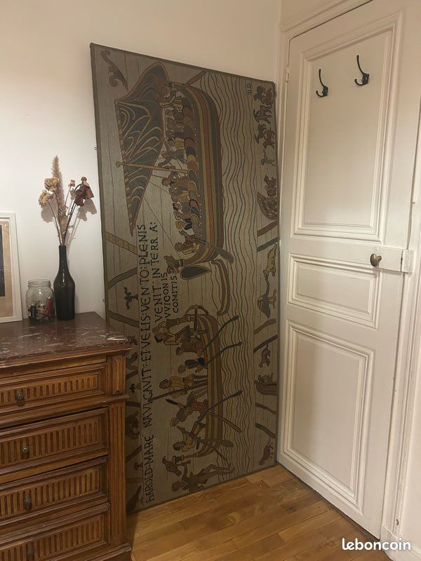 Panneau bois – Tapisserie inspirée de la Tapisserie de Bayeux – Décoration historique (image 2)