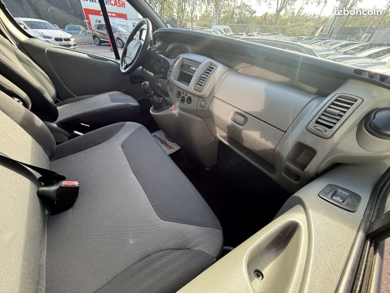 Renault TRAFIC 2.0 dci 90cv (9Places) Clim (image 16)