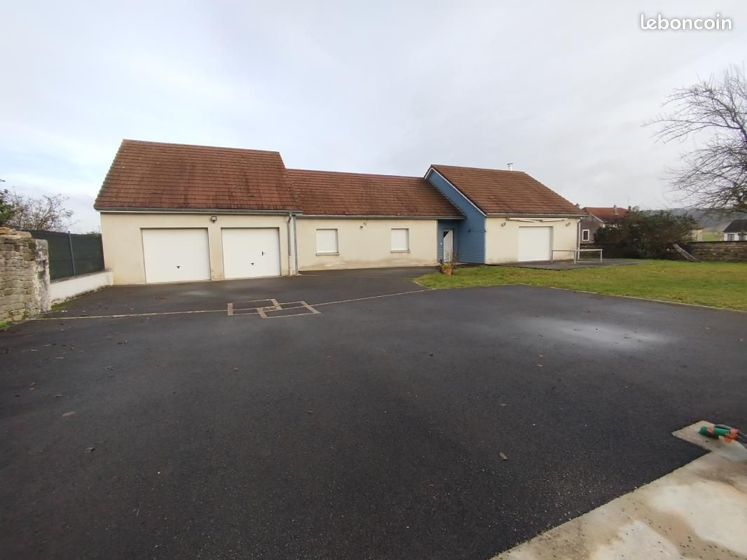 Maison 6 pièces 144 m² · à Auxon · 144 m² · 240 000 €