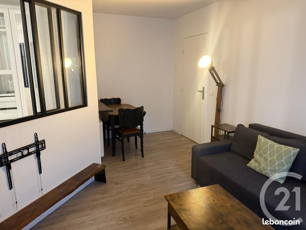 Appartement 1 pièce 36 m² · à Pontoise · 36 m² · 900 €