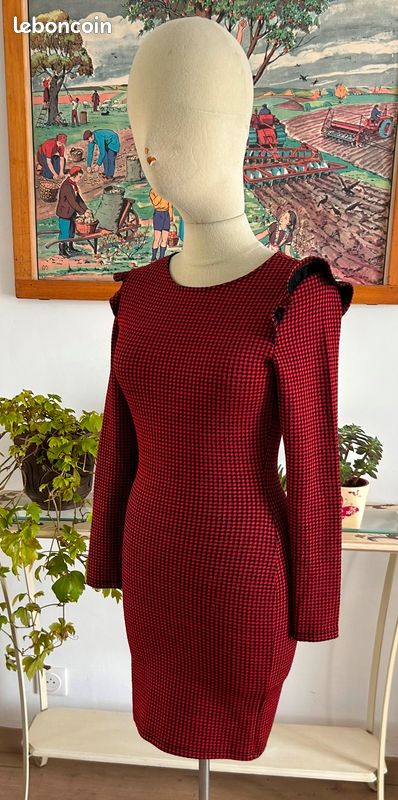 🌹 Petite robe MANGO taille XS rouge Vêtements