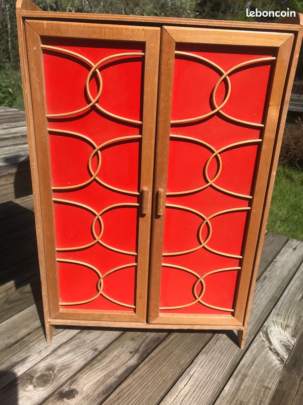 Armoire Vintage Pour Poupée - REXYL Plastic - Fabriquée En France - Très Bon état