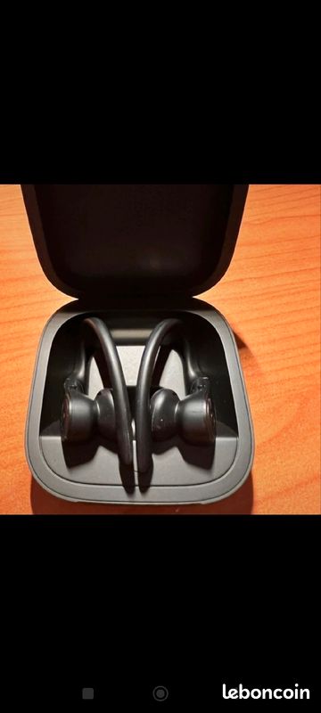 Powerbeats pro (image 1)