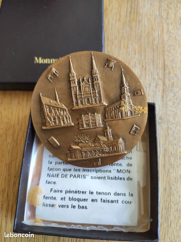 MEDAILLE EN Bronze Argente Signee Delannoy EUR 16,50 - FR