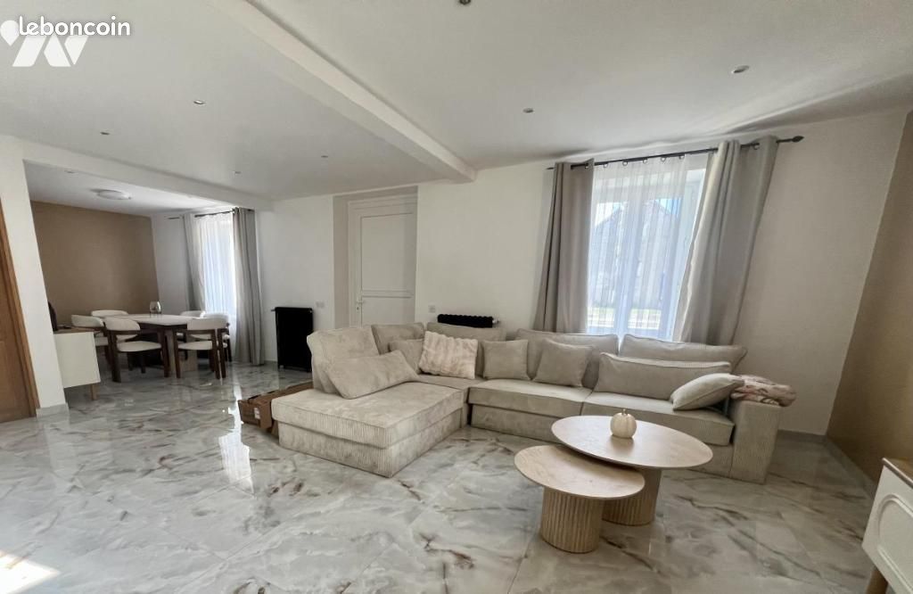 Maison 5 pièces 149 m² · à Chamant · 149 m² · 2 100 €/mois