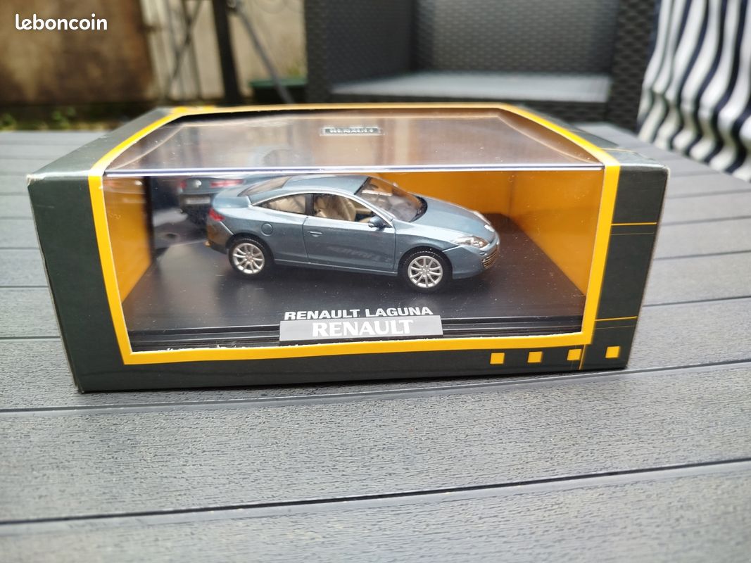 Renault Laguna Coupé NOREV 1/18 Rouge Métallisée - Miniature D'occasion