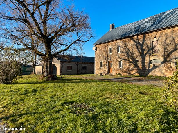 🏡 Corps de ferme + grande maison en pierre - 3 ha de terrain au Lonzac