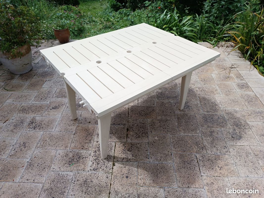 Grande table de jardin en polypropylène, très solide (image 3)
