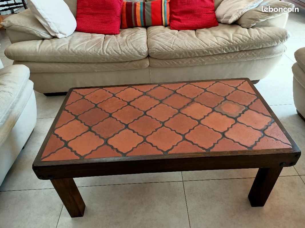 Table basse bois massif et tomettes (image 1)