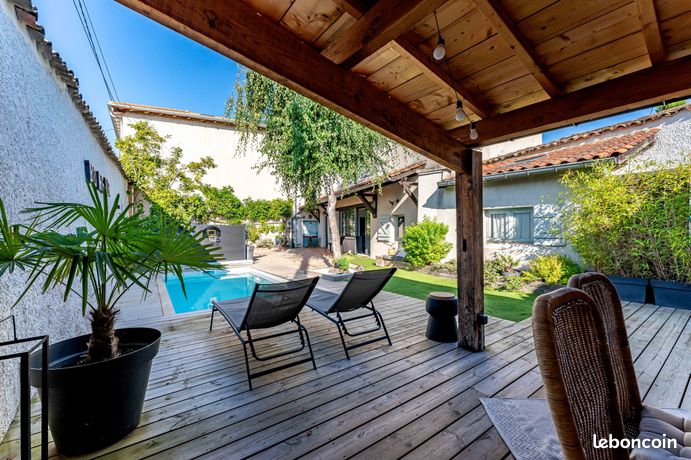 Maison 7 pièces 220 m²