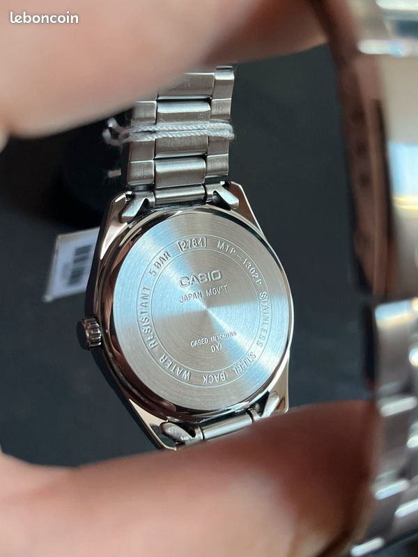 Casio MTP green dial (image 2)