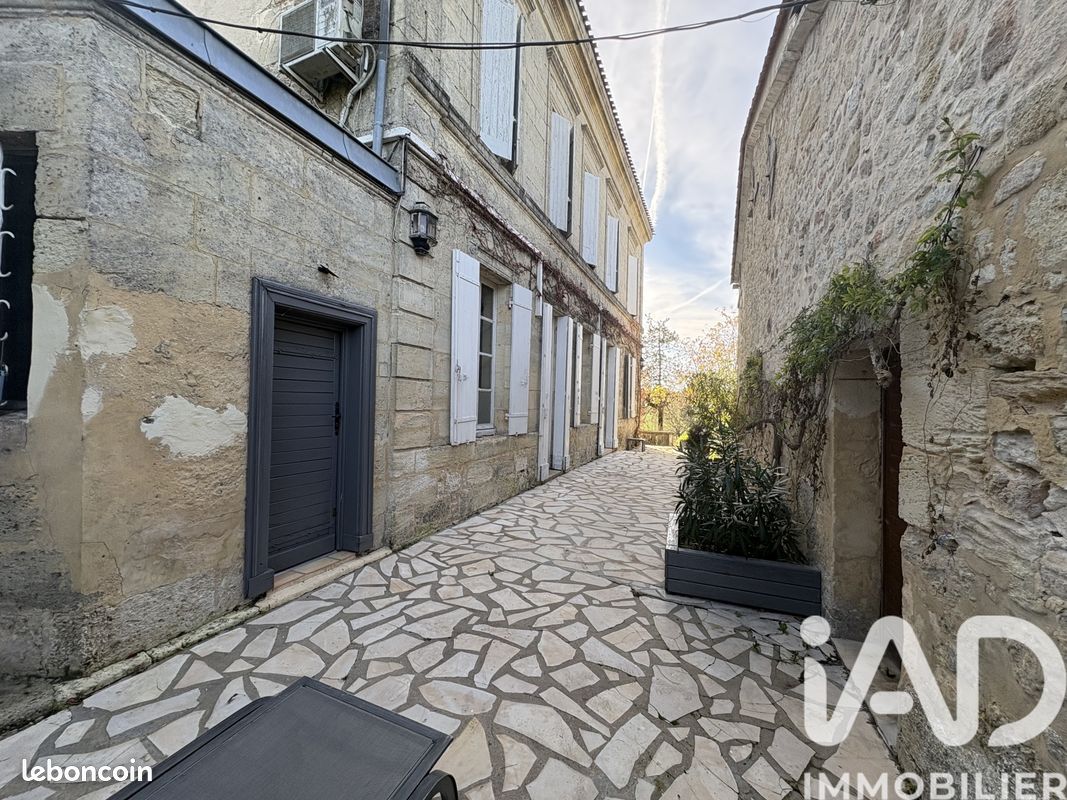 Maison 8 pièces 180 m² · à Francs · 180 m² · 199 000 €