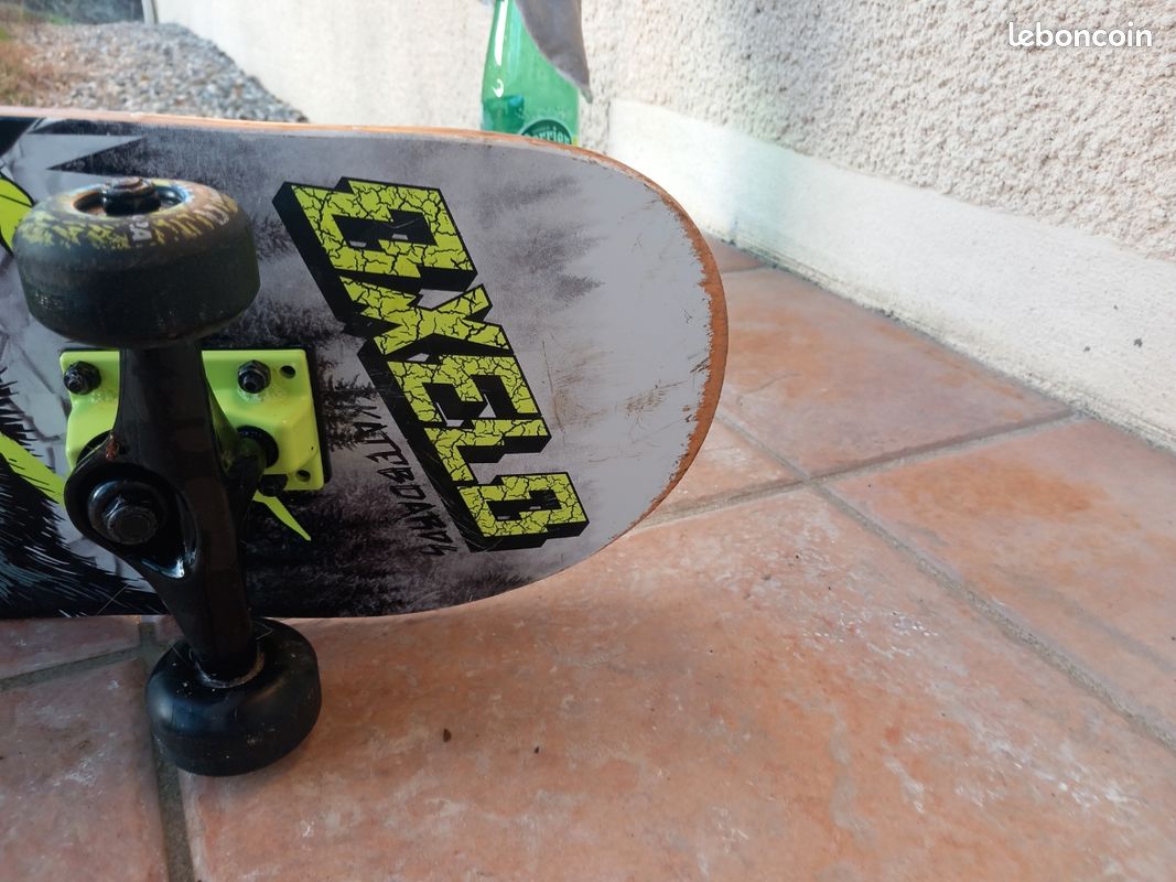 Skateboard (image 4)