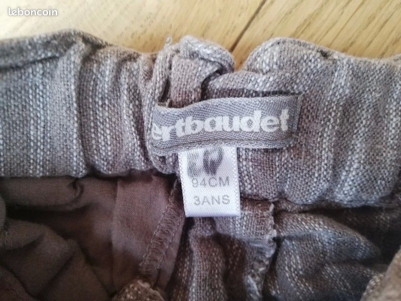Lot 2 bermudas + 1 offert (image 6)