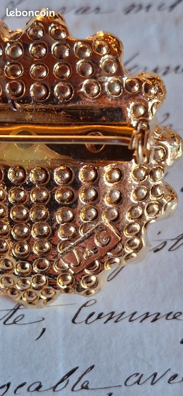 Jolie Broche Vintage, Modèle Unique (occasion, Bon état Général)