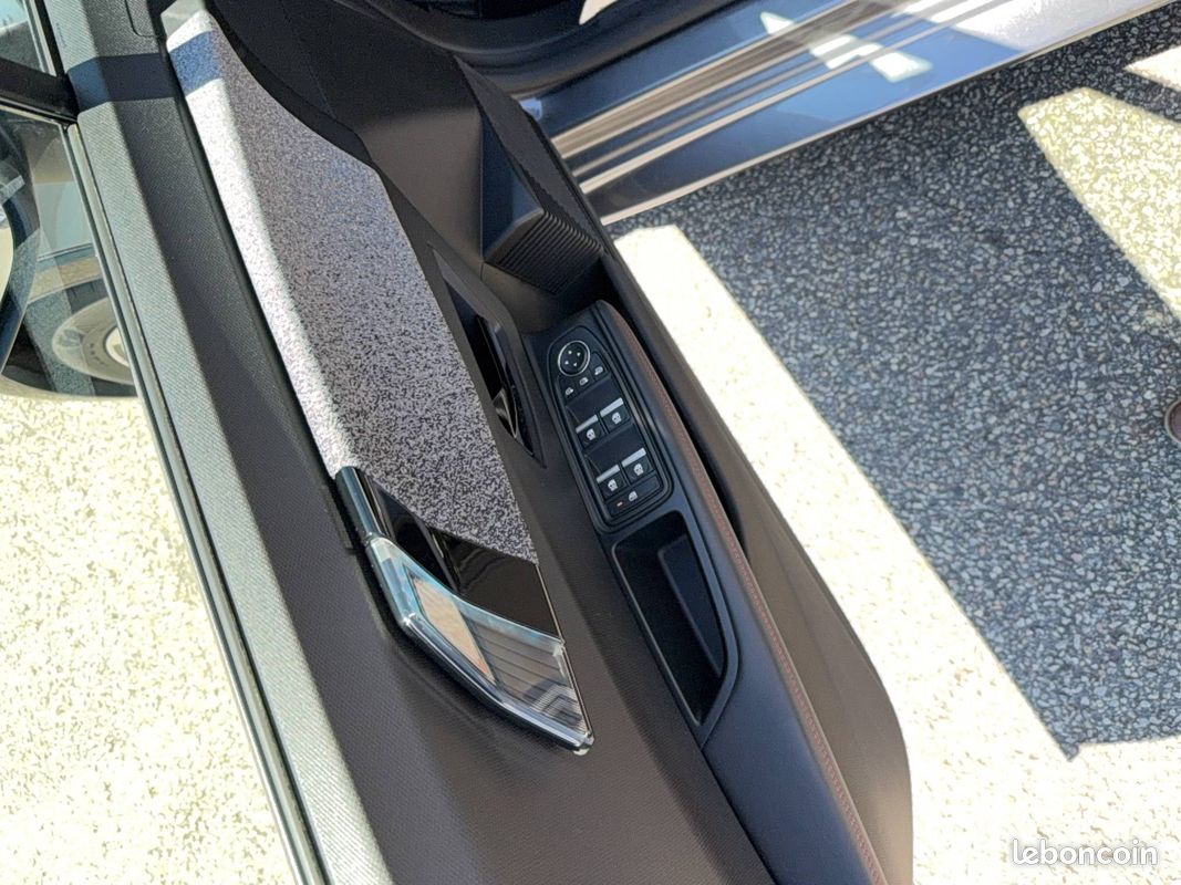 RENAULT Clio E-Tech full hybrid 160 ch Techno (image 11)