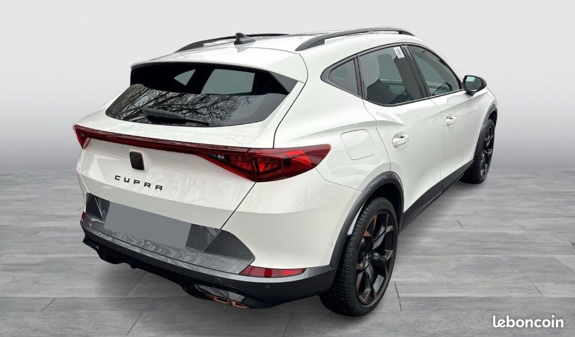 Cupra Formentor VZ 245 HYBRIDE RECHARGEABLE / TOIT OUVRANT VOLANT SUPERSPORT CAMERA DE RECUL COFF... (image 3)
