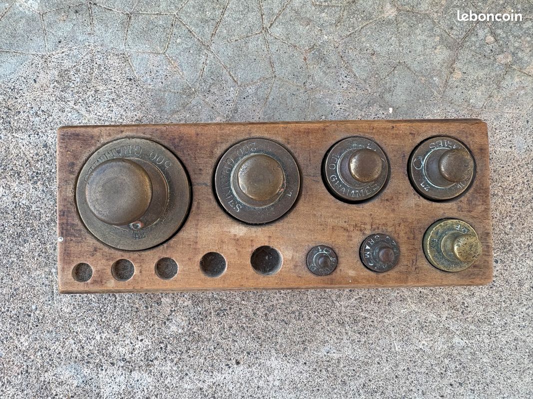 Ancienne balance de commerce 2 kg avec jeu de poids en laiton (image 3)