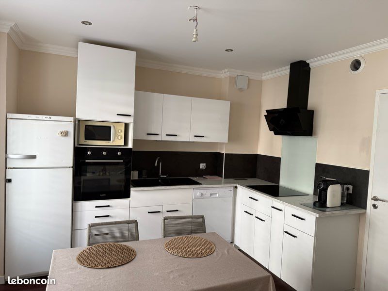 Appartement 3 pièces 67 m² · à Ferney-Voltaire · 67 m² · 2 100 €