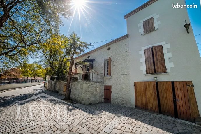 Maison 7 pièces 400 m²