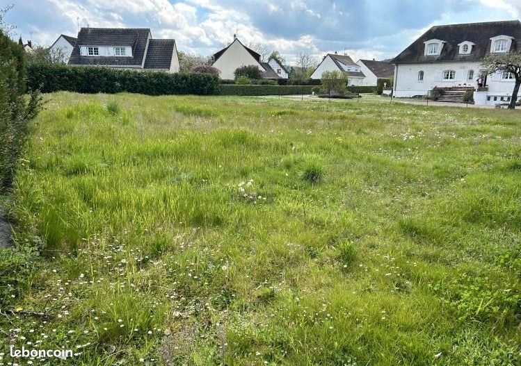Terrain 841 m² · à Saint-Pierre-lès-Elbeuf · 99 000 €