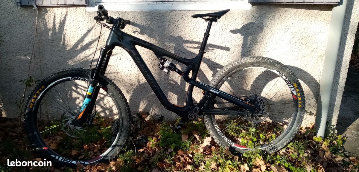 ZESTY AM 827 Full Carbon (image 1)