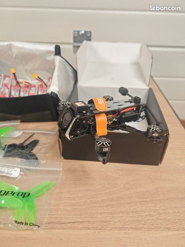 [NEUF] Lot FPV Drone DeepSpace Seeker 3 DJI O4 Pro + 9 LiPo + Hélices (image 7)