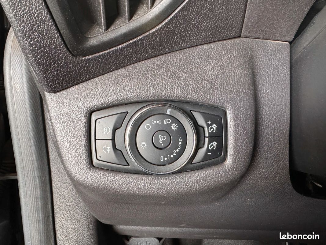 FORD TRANSIT CONNECT CABINE APPROFONDIE 1.5 ECOBLUE 120 S&S BVA8 Trend CAMÉRA DE RECUL / ANDROID AUTO / ATTELAGE / ENTRETIEN COMPLET (image 38)