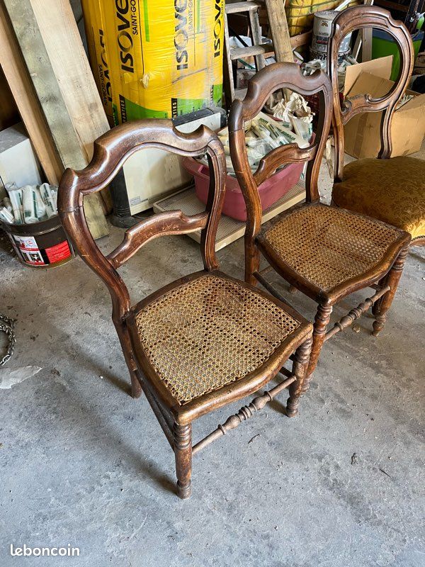 Chaise en bois (image 1)