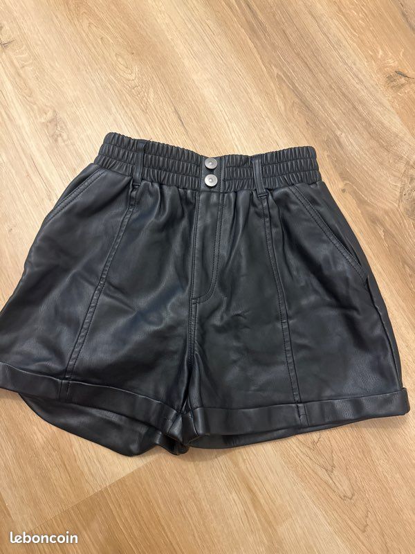 Short semi cuir (image 1)