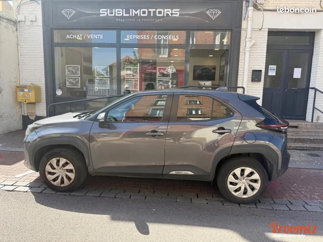 Toyota Yaris CROSS 1.5 114H 90 HYBRID FULL-HYBRID 0.8KWH DESIGN BVA (image 3)