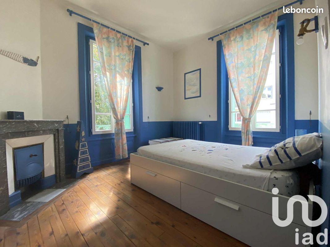 Maison 7 pièces 220 m² · à Saint-Chamond · 220 m² · 499 900 €