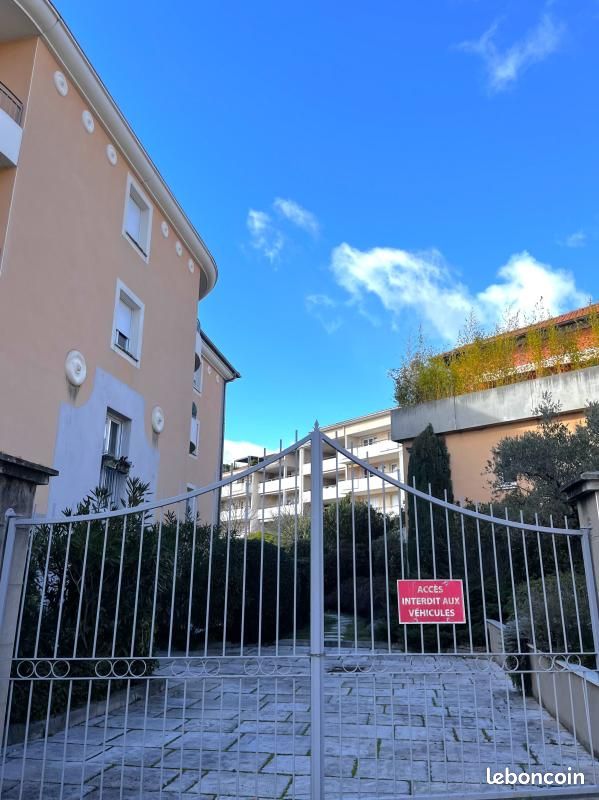 Parking Manosque · 54 €/mois