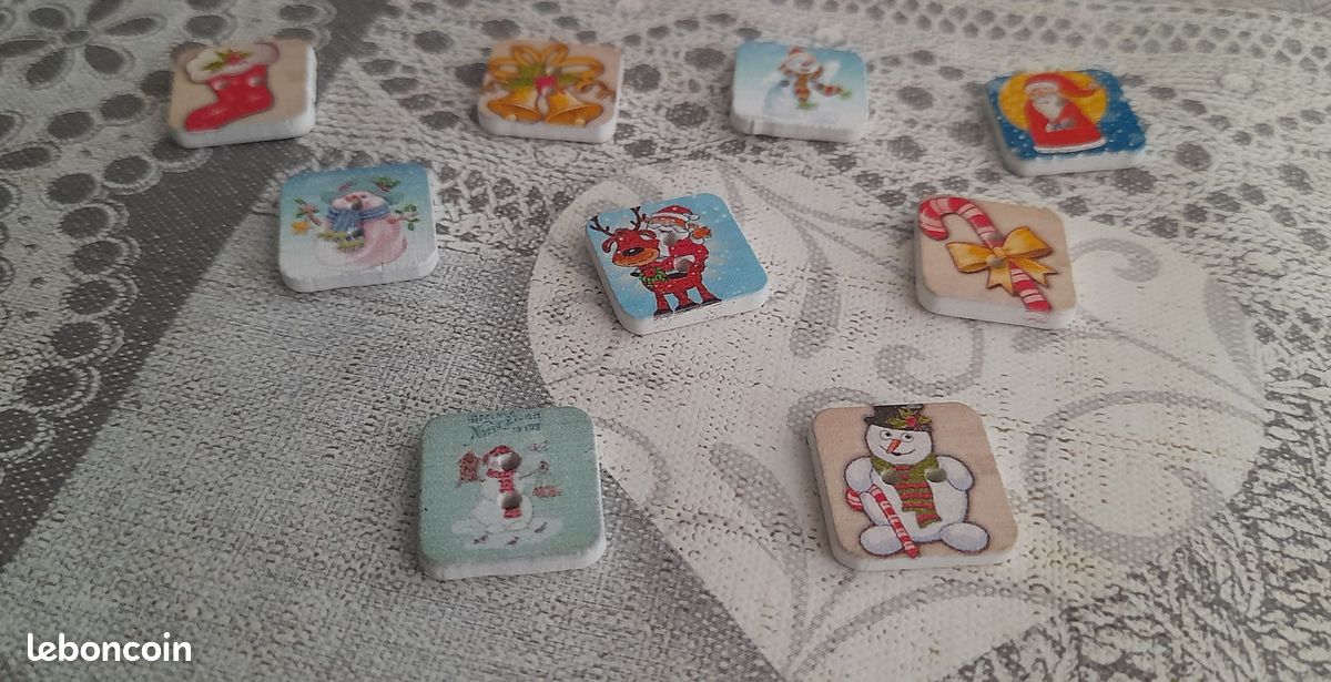 Boutons carrés bois Noël vintages lot de 8 (image 2)
