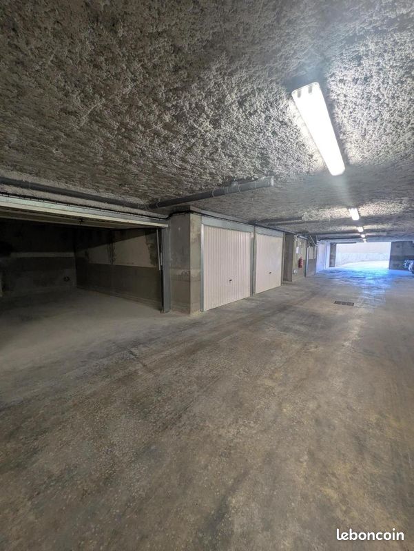 Parking 17 m² · à Argelès-sur-Mer · 17 m² · 125 €/mois